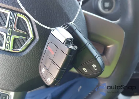 2018 Dodge Journey Crossroad z USA, uszkodzony, nr VIN 3C4PDCGG7JT490058